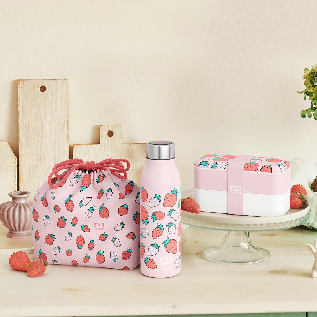 MONBENTO Pochette Graphic Bag Strawberry