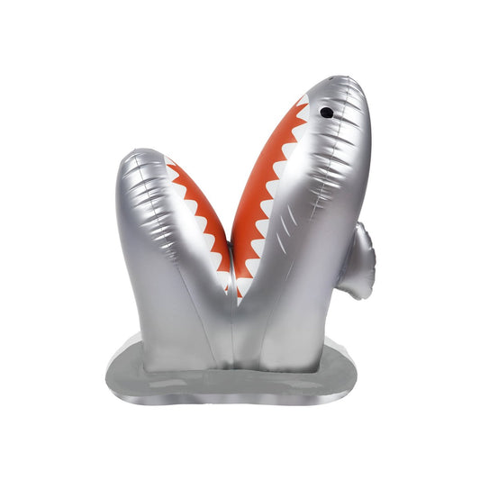 SUNNYLIFE Inflatable Sprinkler Shark Attack