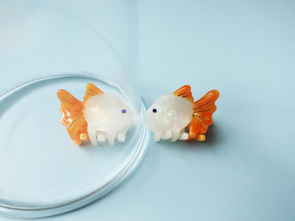 YUJIE Gold fish hair claws