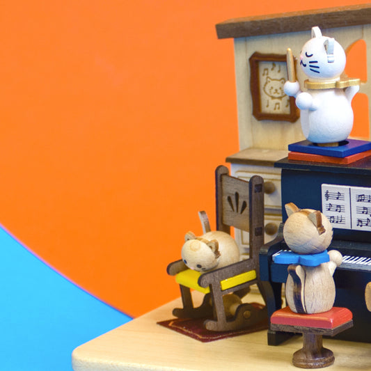 Wooderful Life Cat Play Piano - Swaying Music Box