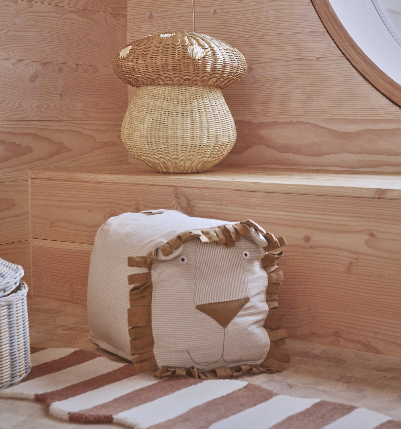 OYOY Lobo Lion Beanbag caramel