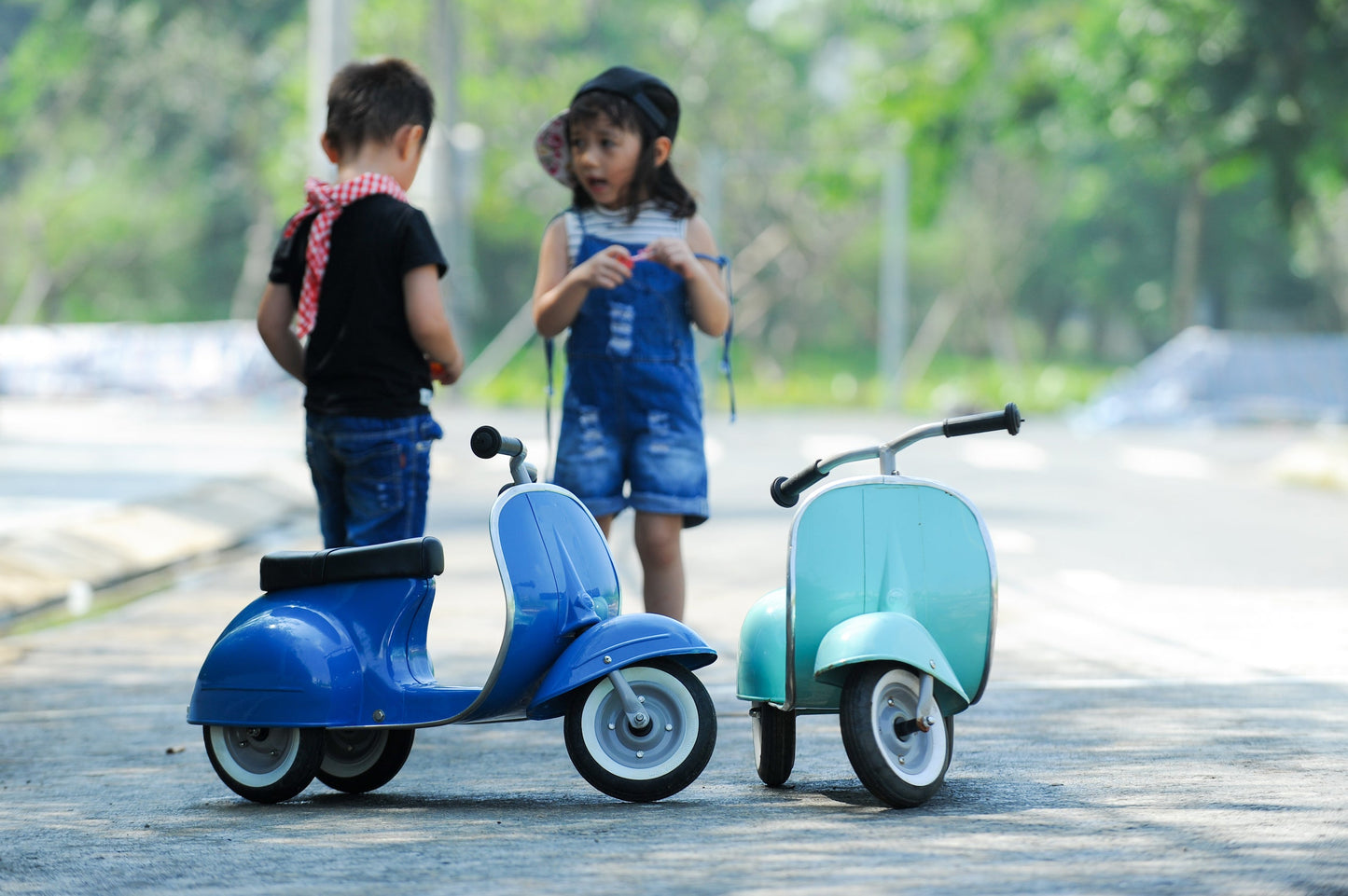 Ambosstoys PRIMO Ride On Kids Toy Classic (Mint)