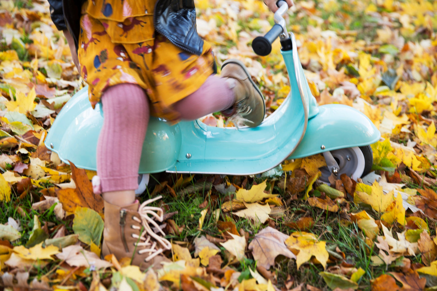 Ambosstoys PRIMO Ride On Kids Toy Classic (Mint)