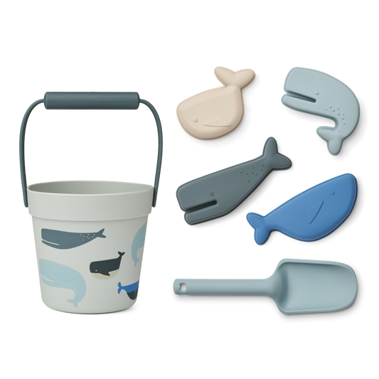 LIEWOOD DANTE BEACH SET WHALES / CLOUD BLUE