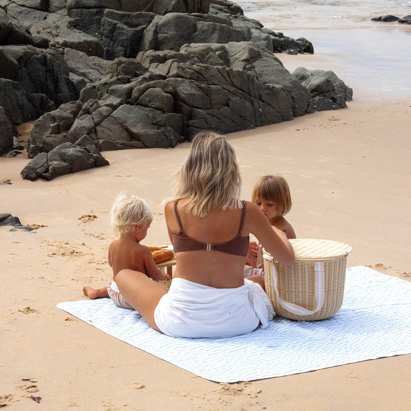 SUNNYLIFE Beach and Picnic Blanket Le Weekend Mid Blue-Cream