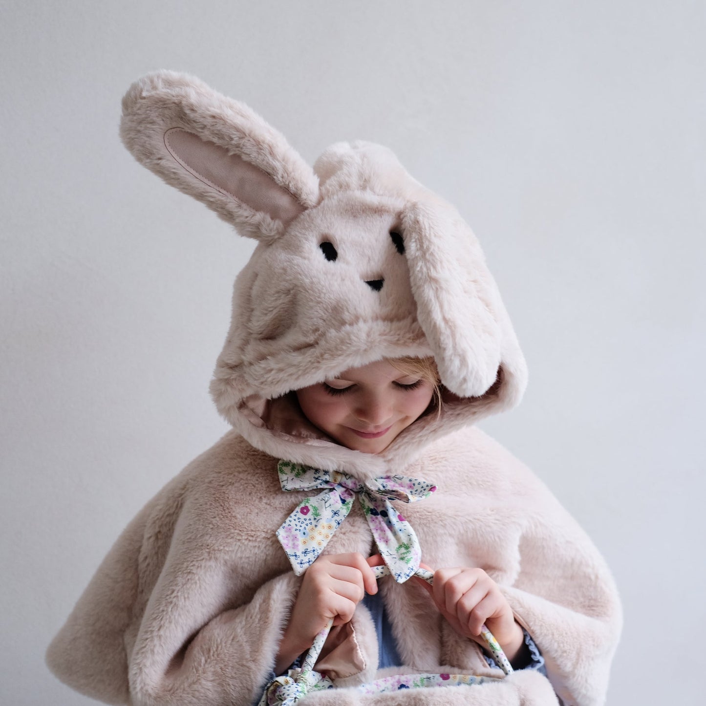 Mimi & Lula Bunny Cape BEIGE