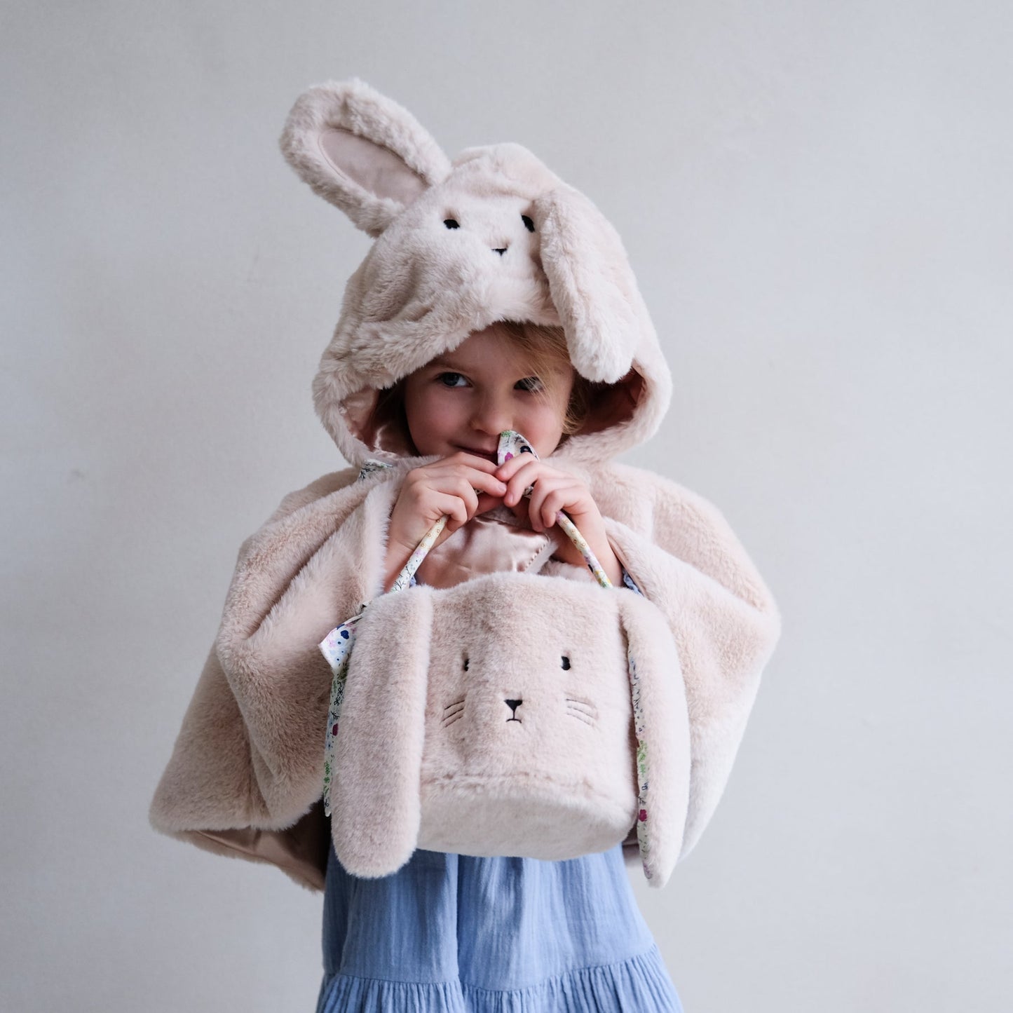 Mimi & Lula Bunny Cape BEIGE