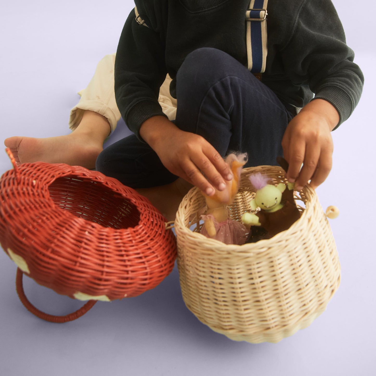 OLLI ELLA RATTAN MUSHROOM BASKET red
