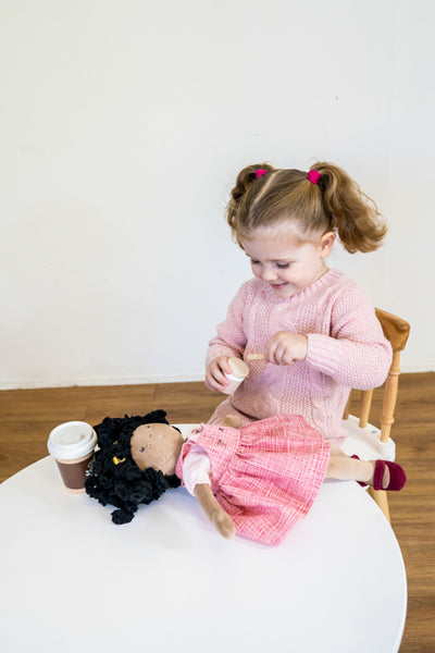 Le Toy Van Doll Nursing Set