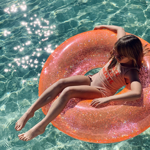 SUNNYLIFE Pool Ring Neon Coral Glitter