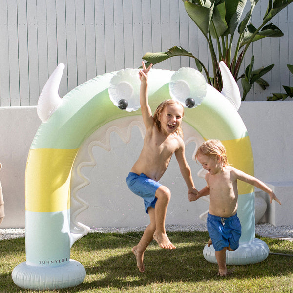 SUNNYLIFE Inflatable Giant Sprinkler Monty the Monster