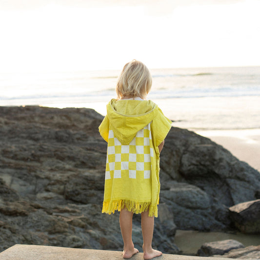 SUNNYLIFE Beach Games Hooded Towel Checkerboard