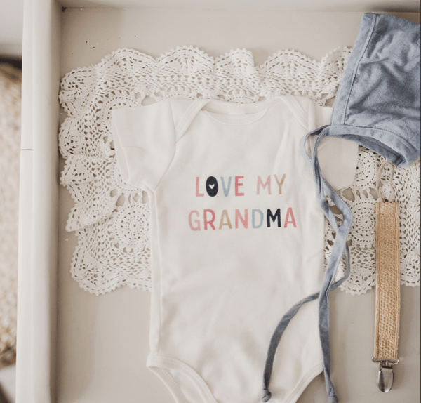 FINN + EMMA BABY BODY GRAPHIC BODYSUIT Love Grandma