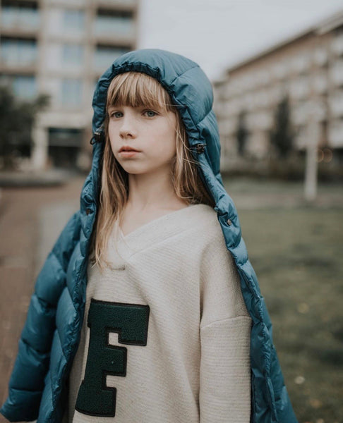 FISH & KIDS ECRU “F” PATCH OVERSIZED SWEATSHIRT