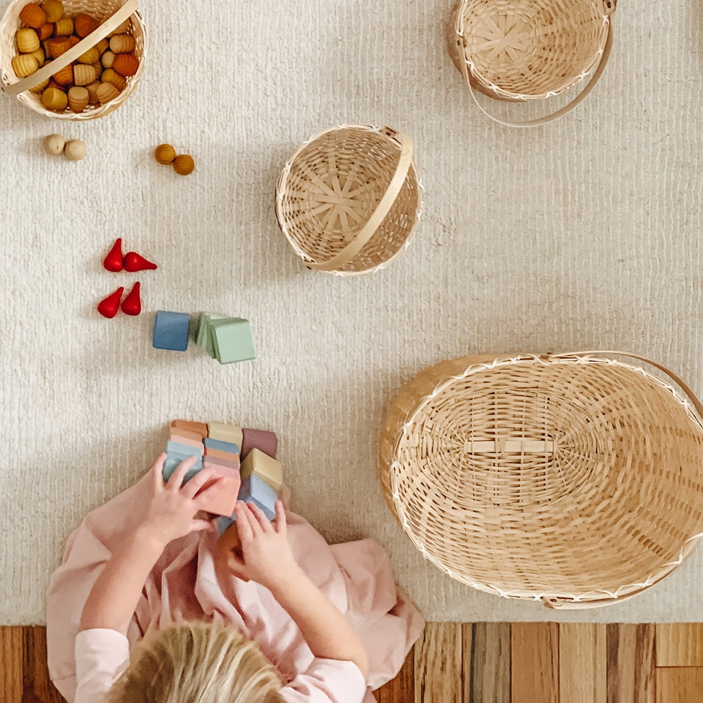 OLLI ELLA BLOSSOM BASKET OVAL